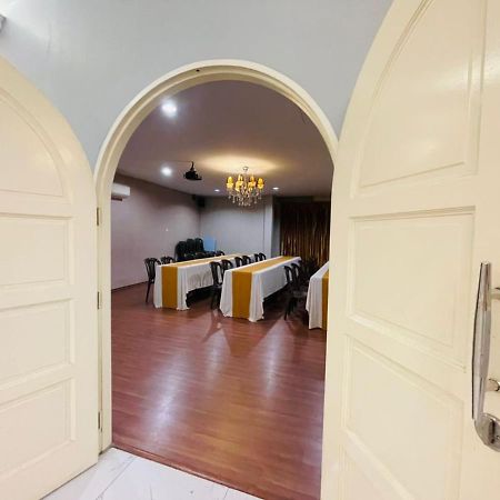 M Hotel Johor Bahru Extérieur photo