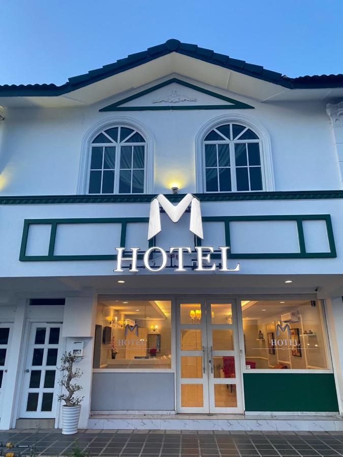 M Hotel Johor Bahru Extérieur photo