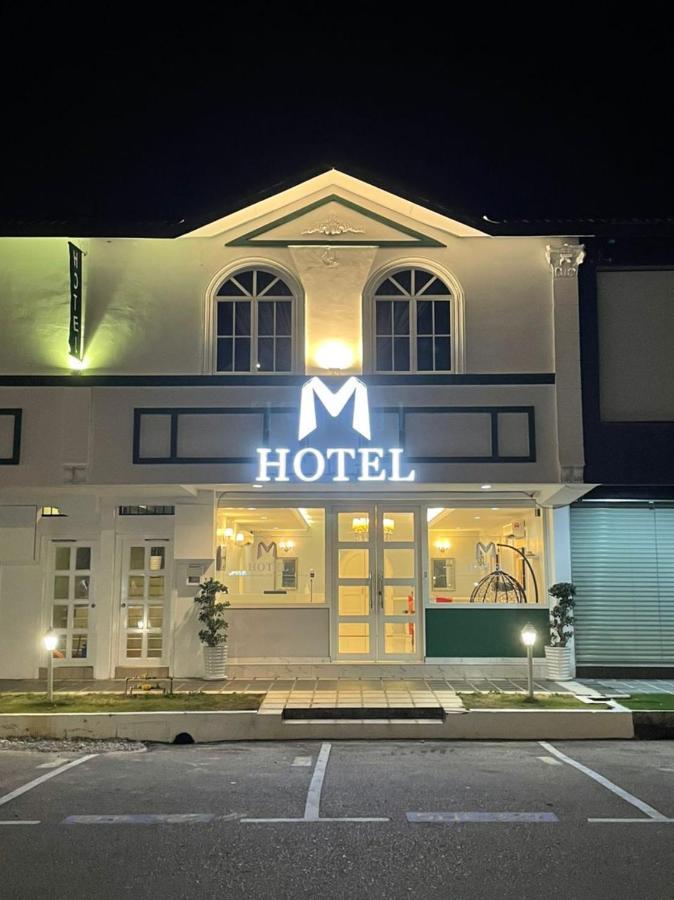M Hotel Johor Bahru Extérieur photo