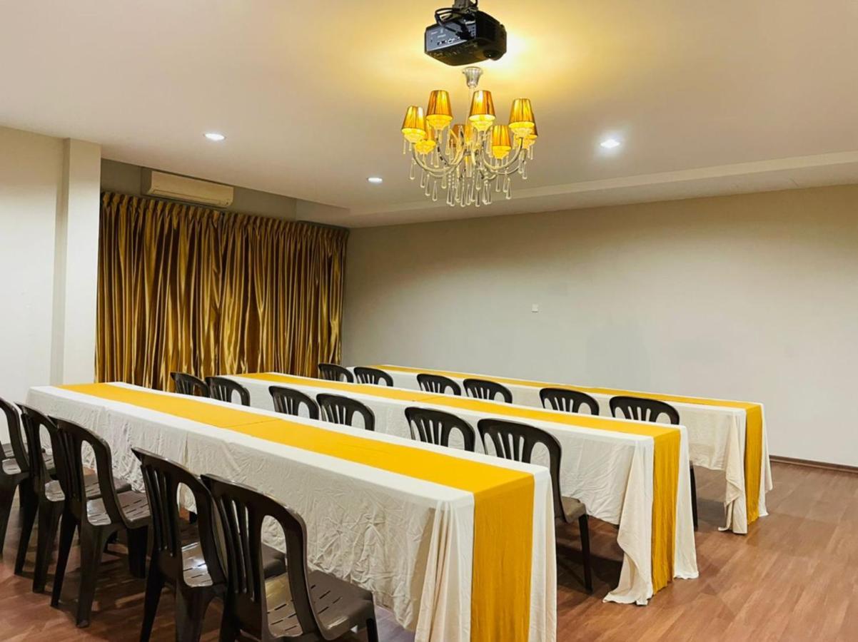 M Hotel Johor Bahru Extérieur photo