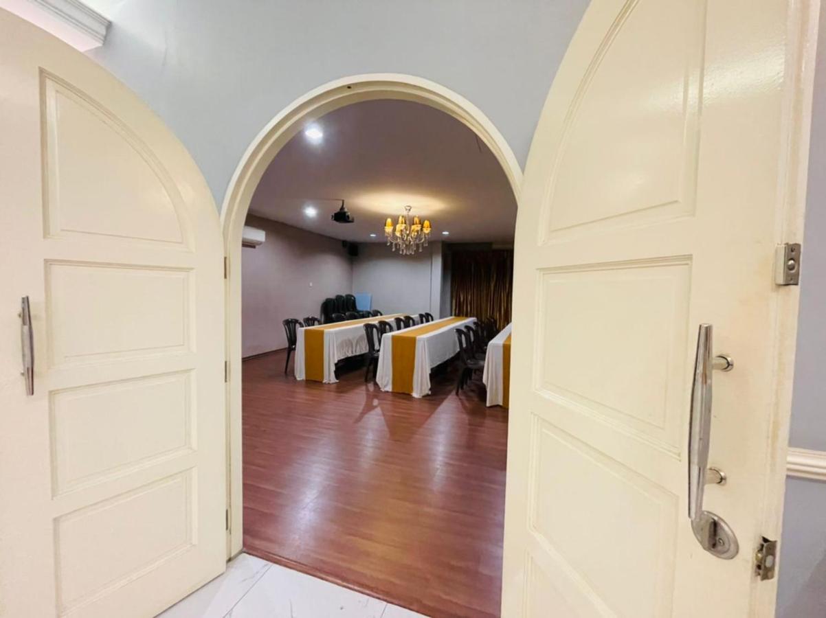 M Hotel Johor Bahru Extérieur photo