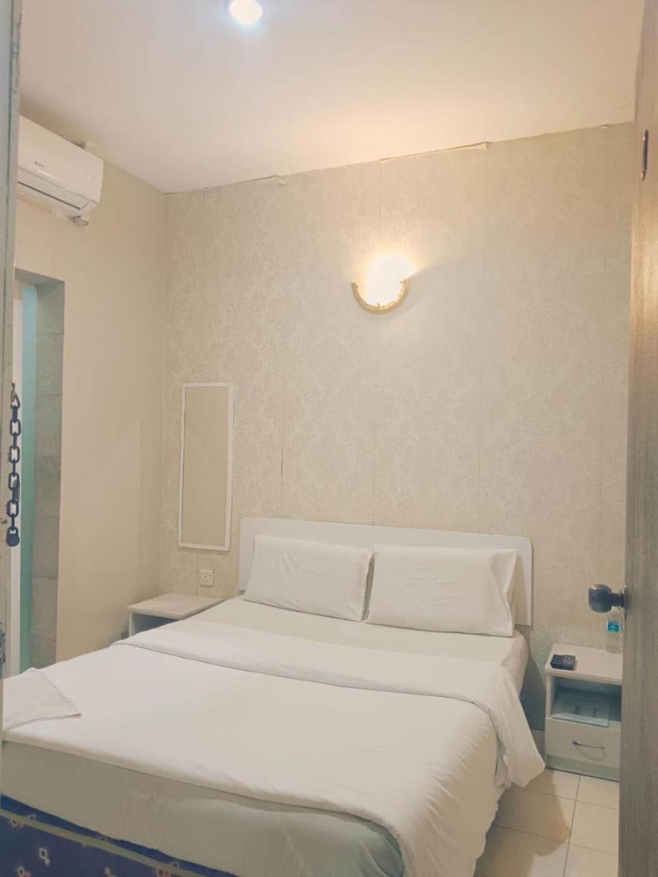 M Hotel Johor Bahru Extérieur photo